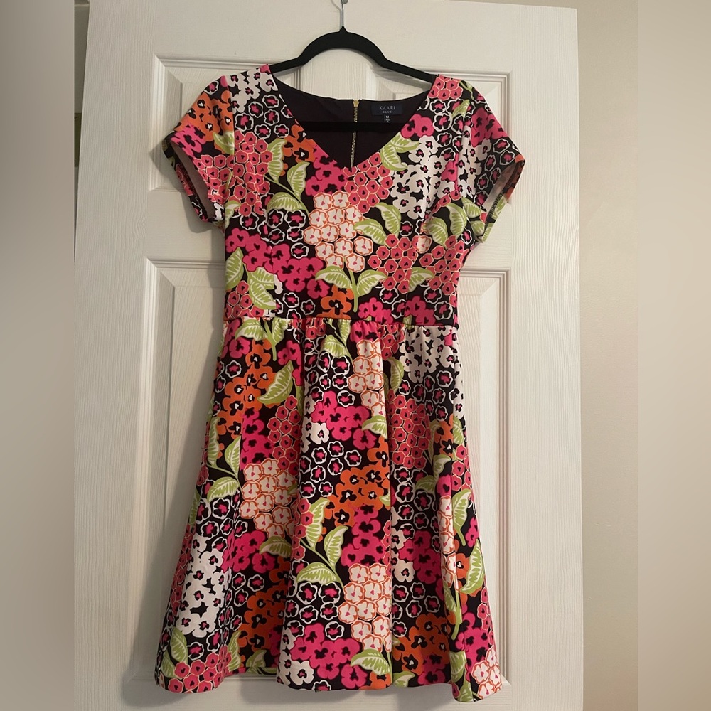 KAARI BLUE Women’s V-Neck Floral Dress with pockets  Size Medium